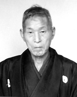 尾崎秀南写真
